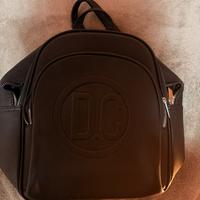 Zaino nero DC nuovo – elegante e capiente