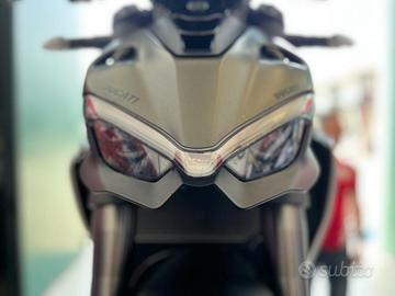 Ducati Streetfighter V2
