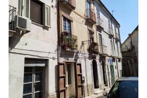Casa indipendente di 120 m² con più di 5 locali a 