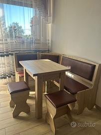 Panca angolare in cucina