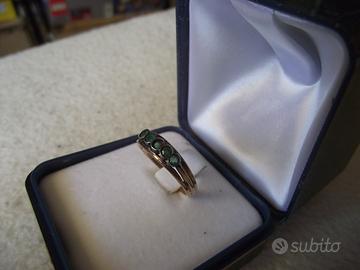 Riviere antica in oro con smeraldi