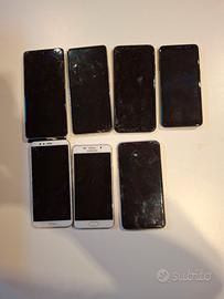 Cellulari rotti per pezzi di ricambio