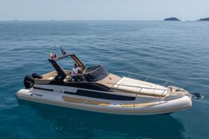 Solemar 33 SE con 2 x 300 HP Mercury