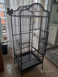 gabbia per pappagalli di media grandezza 