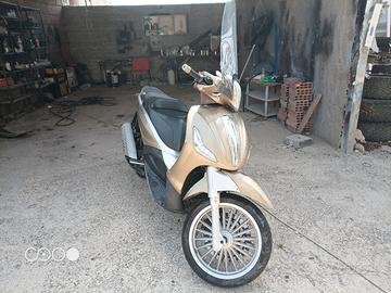 Beverly 300