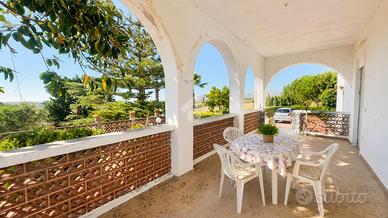 VILLA SINGOLA A PARTINICO