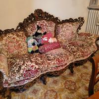 salotto un divano più due poltrone 