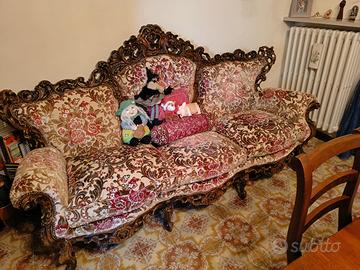 salotto un divano più due poltrone 