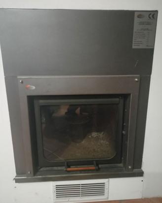 termocamino pellet/legna e altri 24kw Helios