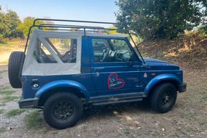 Suzuki Samurai 