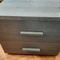 Comodino grigio camera da letto