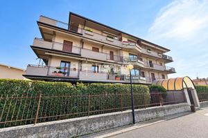 Trilocale con ascensore a Mazzano!