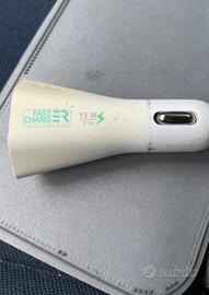 Adattatore di alimentazione con due porte USB