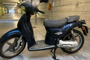 Scarabeo 50 freno a disco avanti e dietro