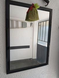 Specchio con cornice nera misure 77 cm x 57 cm