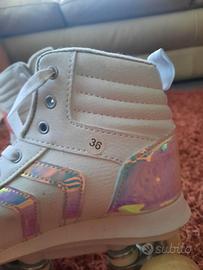 Pattini a rotelle come nuovi