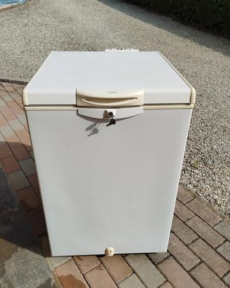 Freezer a pozzetto Whirlpool