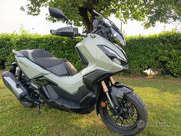 Honda Adv 350