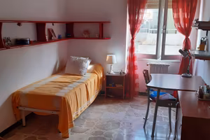 Stanza singola Via Deffenu Sassari