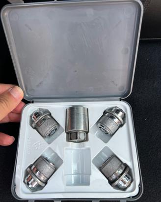 Bulloni sicurezza per cerchi in lega