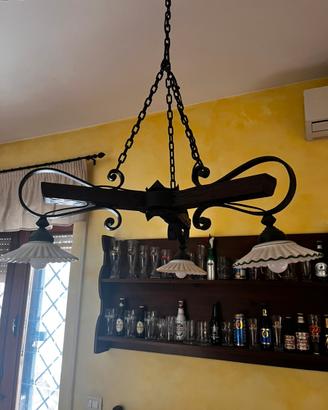 Lampadario in ferro battuto