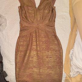 vestito rosa cipria e oro