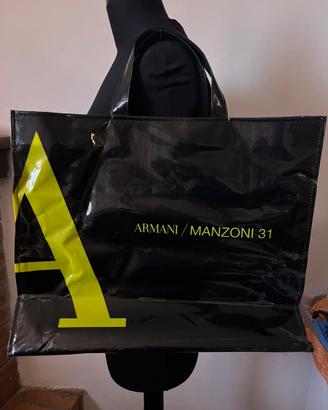 Armani/Manzoni 31, shopper in PVC nero con charm