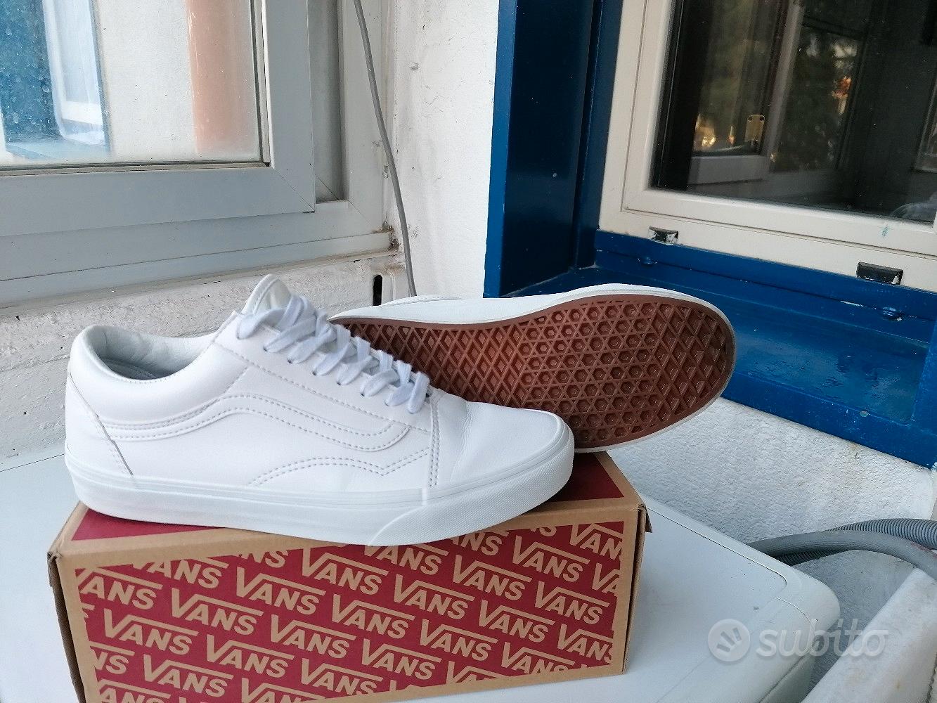 Scarpe simili cheap alle vans