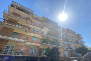 4 LOCALI A NAPOLI