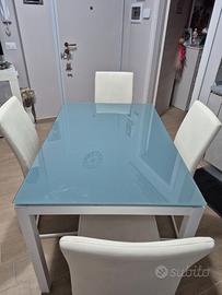 Tavolo + sedie gratis