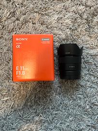 Sony E 11 F 1.8