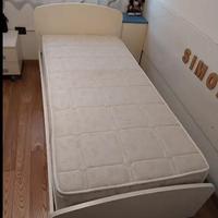 Letto singolo con materasso