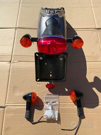 Parafango Triumph Truxton con le frecce