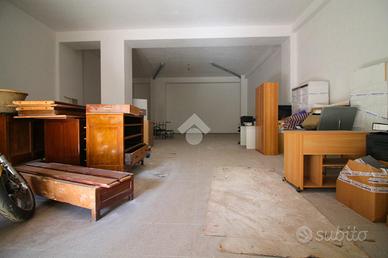 MULTILOCALE A OSTUNI