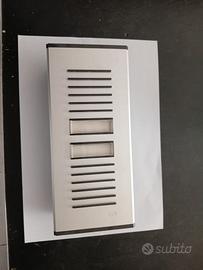 PULSANTIERA CON TARGA MARCA bpt A2 PULSANTI