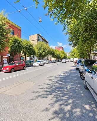 4 LOCALI A NAPOLI