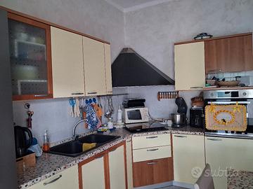 Cucina completa di elettrodomestici 