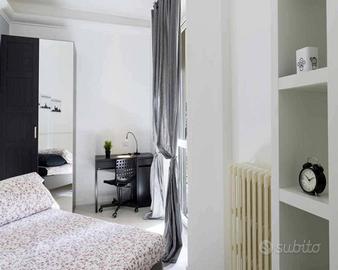 Stanza in appartamento di 102 m² a Milano