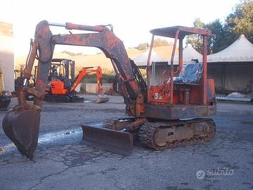 Miniescavatore usato TAKEUCHI TB800