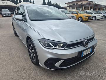 Volkswagen Polo 1.0 TSI DSG R-Line