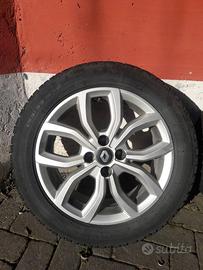Cerchi in lega Renault Clio e pneumatici M+S