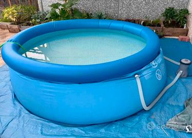 Piscina con pompa