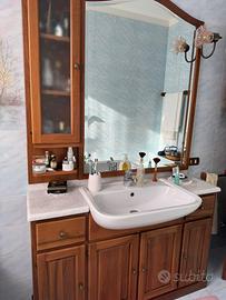Mobile bagno padronale in noce e marmo carrara