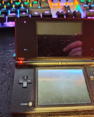 Nintendo DSi nero guasto per pezzi di ricambio