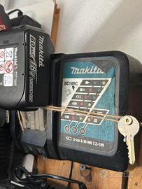 Carica batteria batteria makita 6a