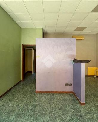 NEGOZIO A CAVENAGO DI BRIANZA