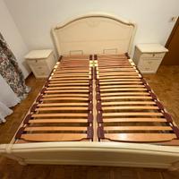 Struttura letto matrimoniale in legno e comodini