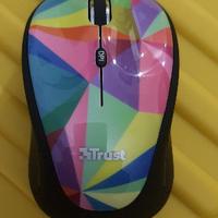 Mouse wireless TRUST con LED