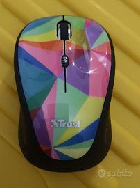 Mouse wireless TRUST con LED