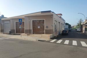 San Sperate. Locale commerciale su via principale